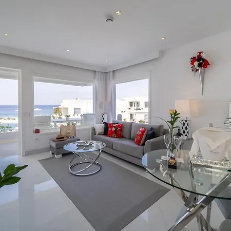 Lani'S Suites De Luxe - Adults Only-2